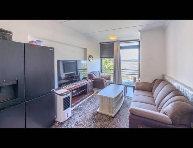 2 BEDROOM APARTMENT FOR SALE IN VREDEKLOOF HEIGHTS